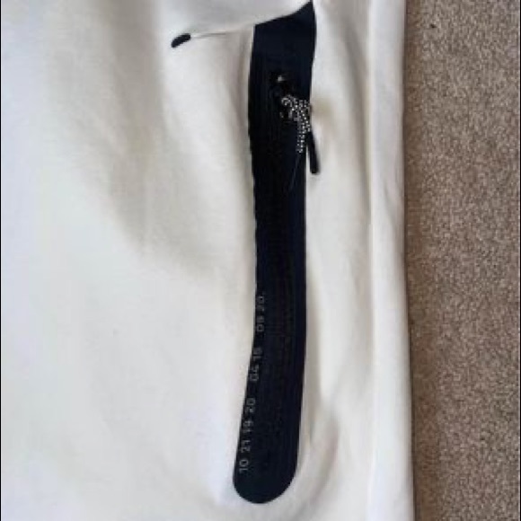 BRAND NEW Nike tech long sleeve - Picture 2 of 6